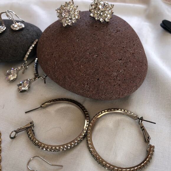 Bundle of 13 Earrings Silver tone Rhinestones Formal Prom Wedding Special Event - Picture 12 of 16